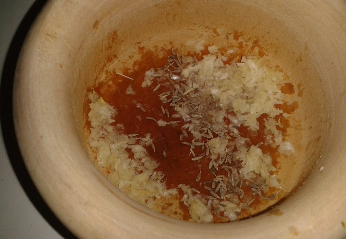 Asadillo manchego. Ensalada de pimientos asados y tomate