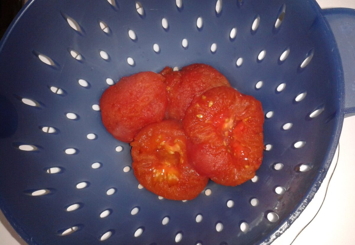 Asadillo manchego. Ensalada de pimientos asados y tomate