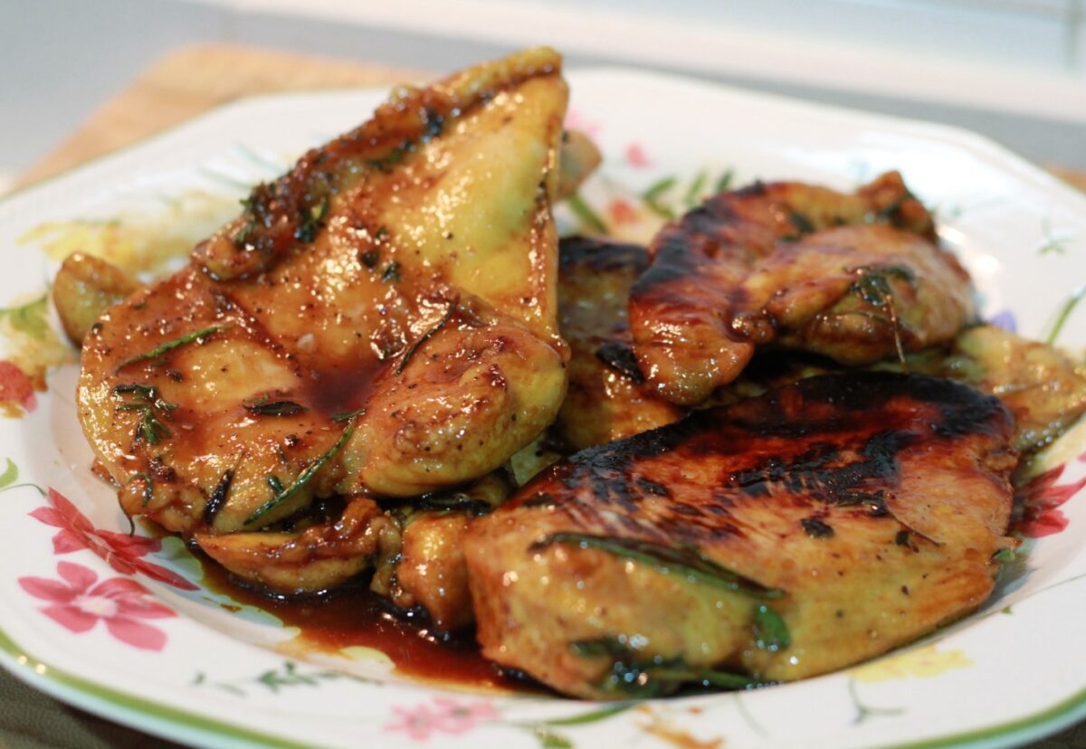Pollo a la miel con tomillo y romero