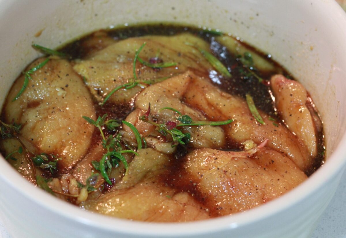Pollo a la miel con tomillo y romero