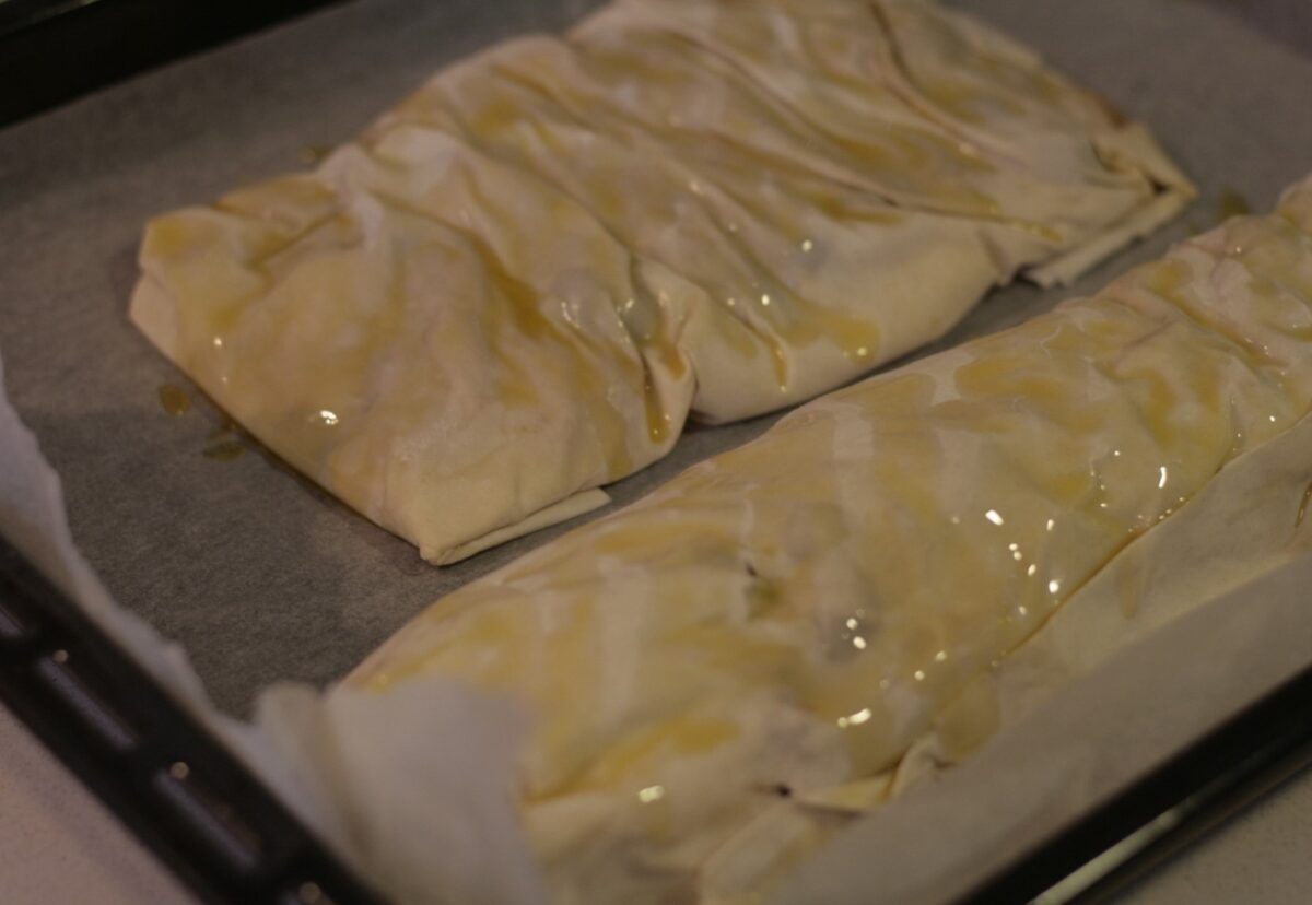 Strudel de cerezas del Jerte y manzanas