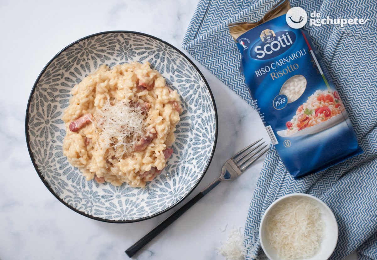 Risotto a la carbonara. Arroz tradicional italiano