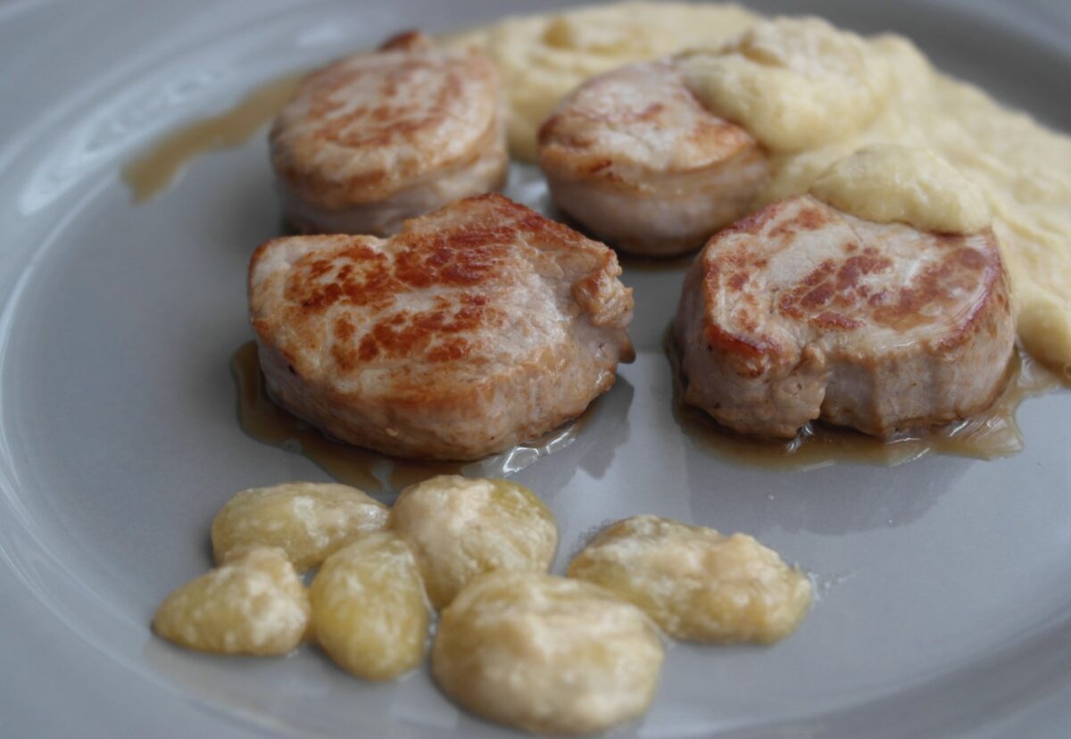Solomillo de cerdo con salsa de uvas