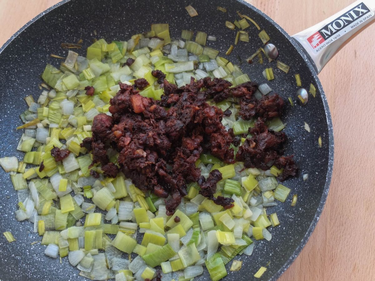 pimientos rellenos de morcilla paso 5