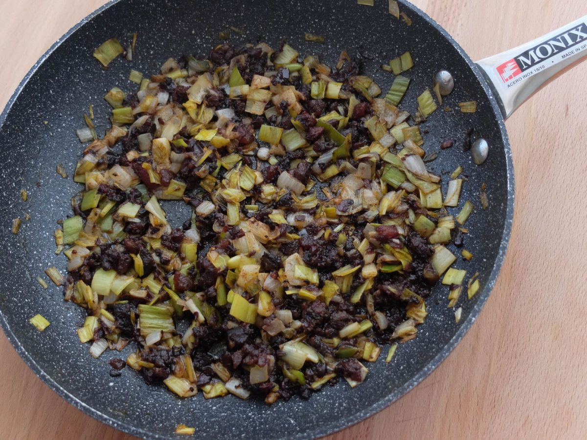 pimientos rellenos de morcilla paso 6