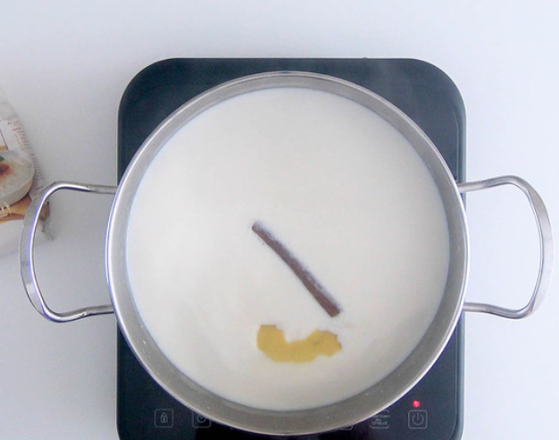 Arroz con leche cremoso. Receta tradicional