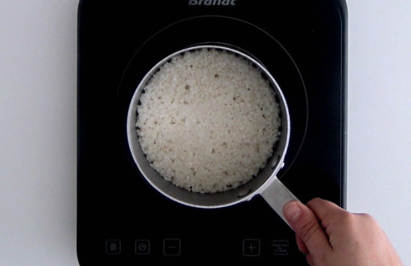 Arroz con leche cremoso. Receta tradicional