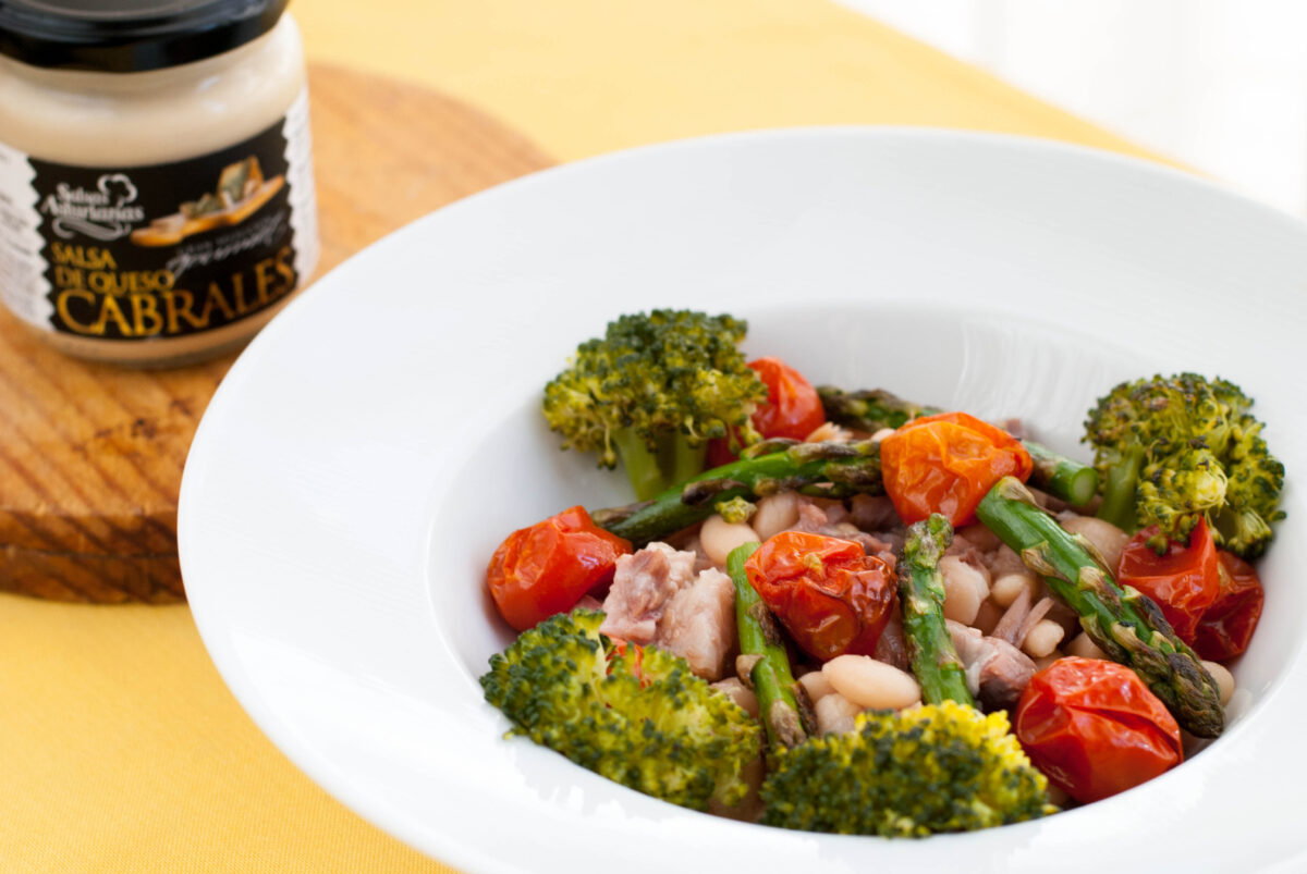 Ensalada templada de fabes al cabrales