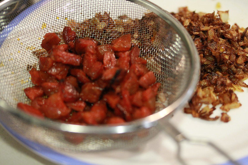 Tortilla con grelos y chorizo