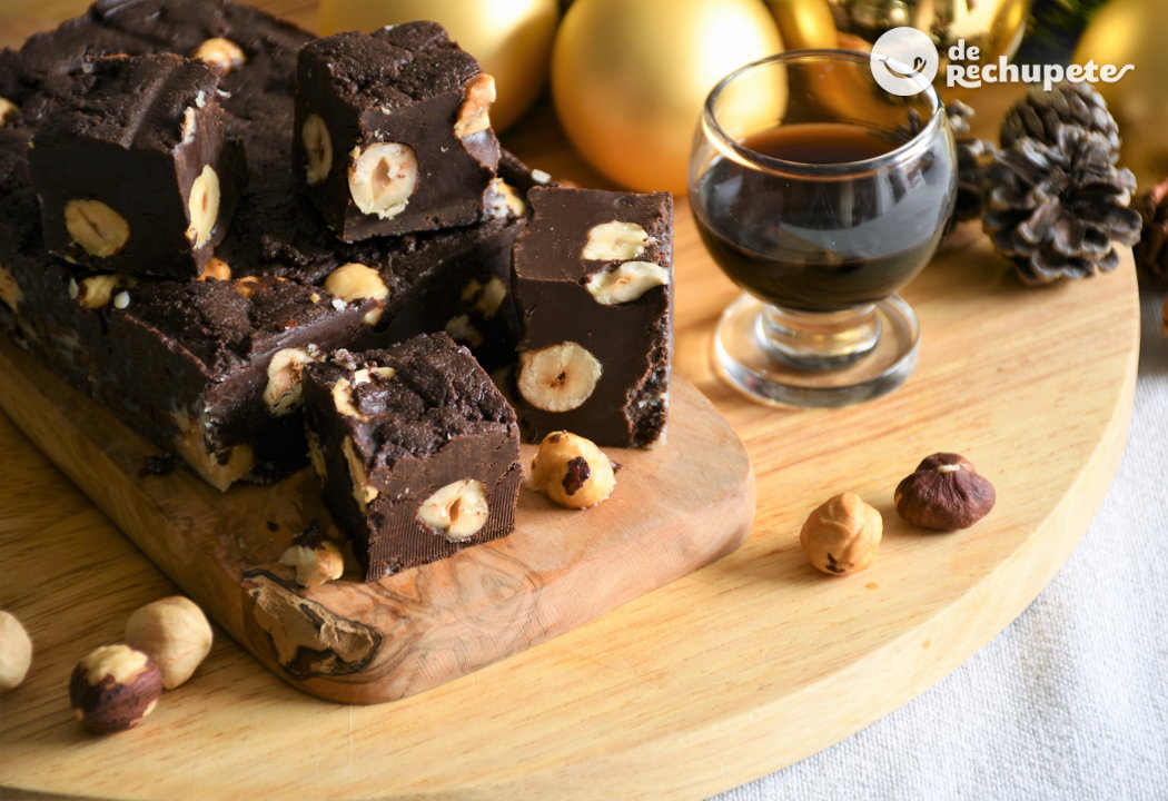 Turrón de chocolate con avellanas