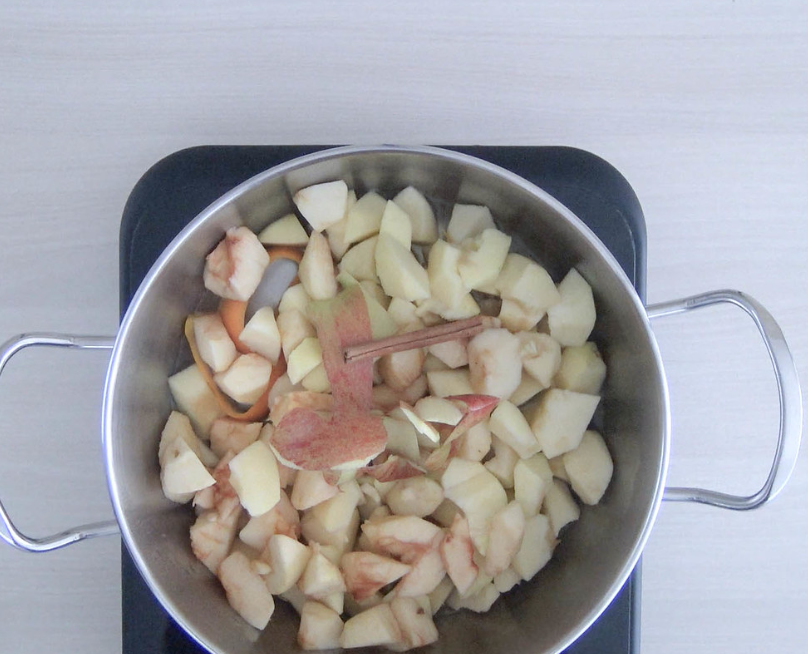 Filloas rellenas de compota de manzana