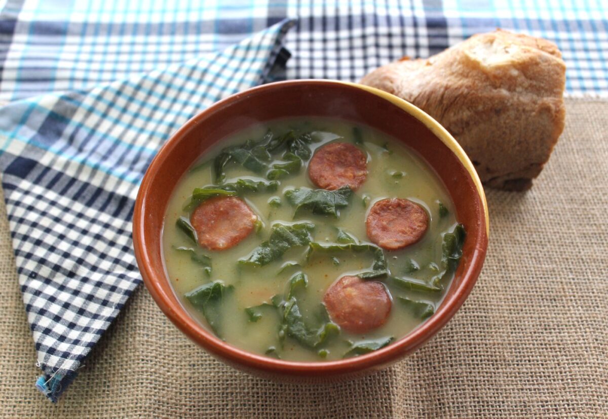Caldo verde portugués