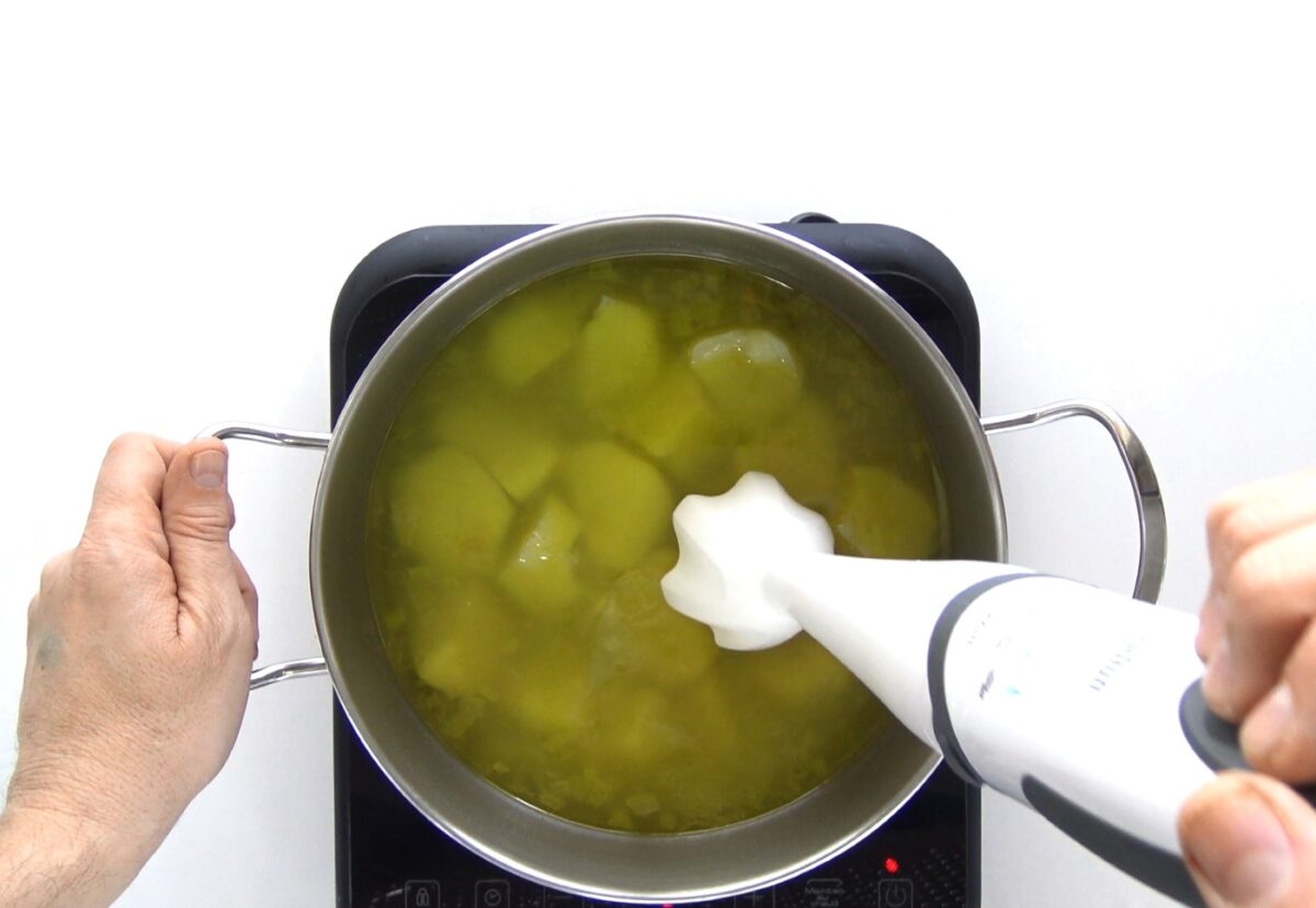 Caldo verde portugués