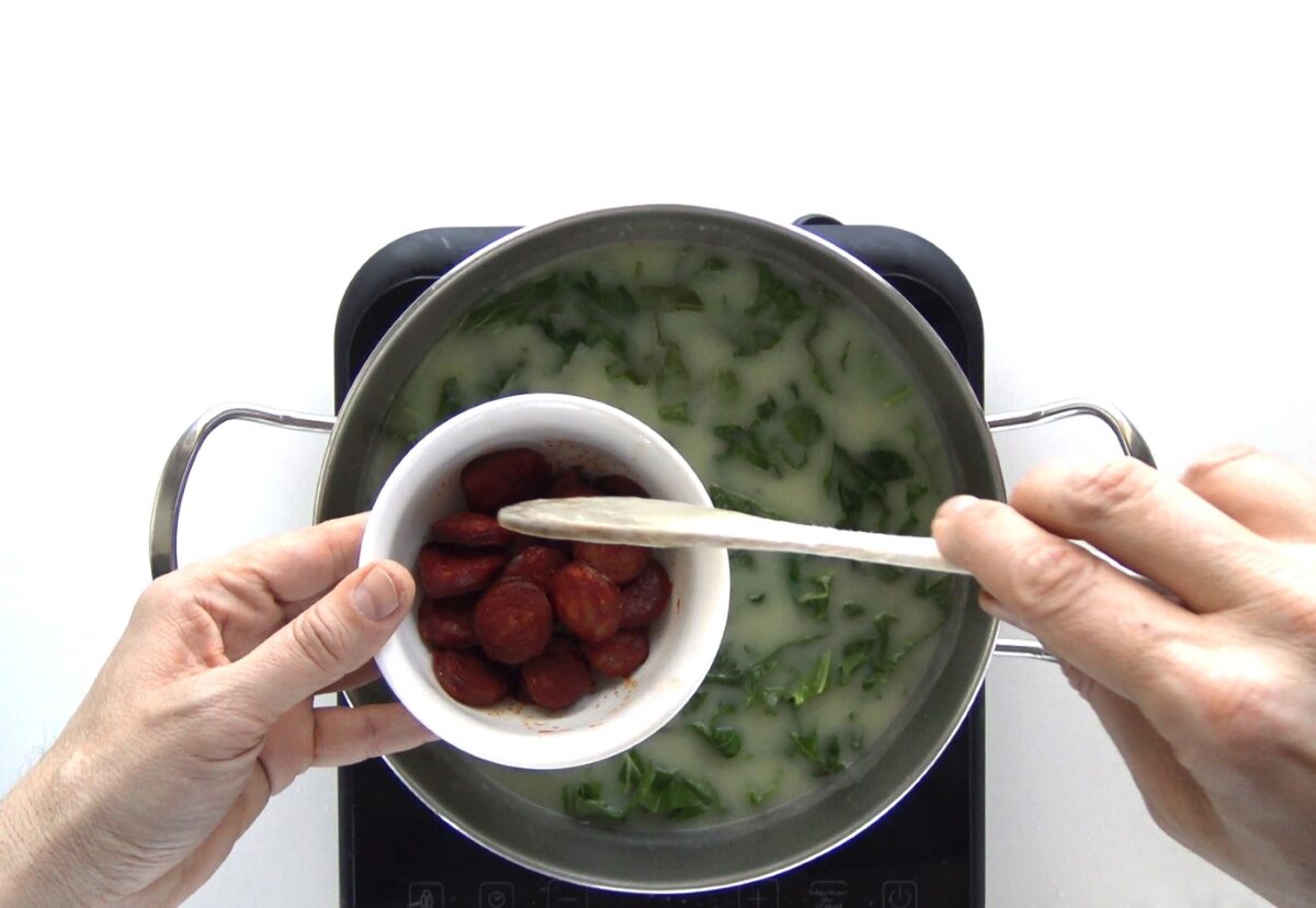 Caldo verde portugués