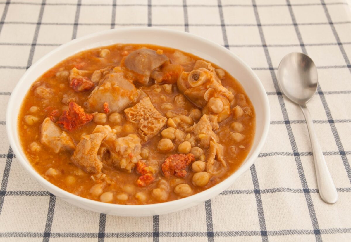 Callos con garbanzos