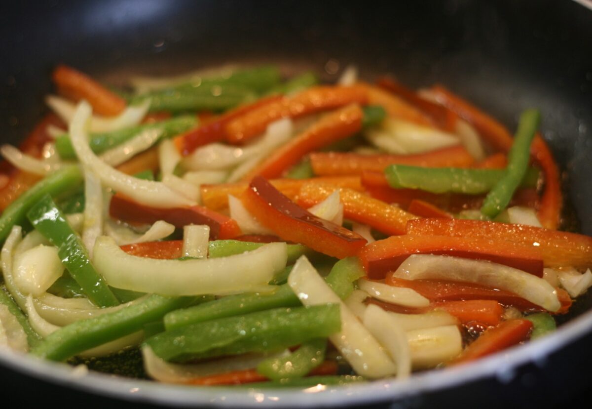 Milhojas de trucha con patatas y verduras