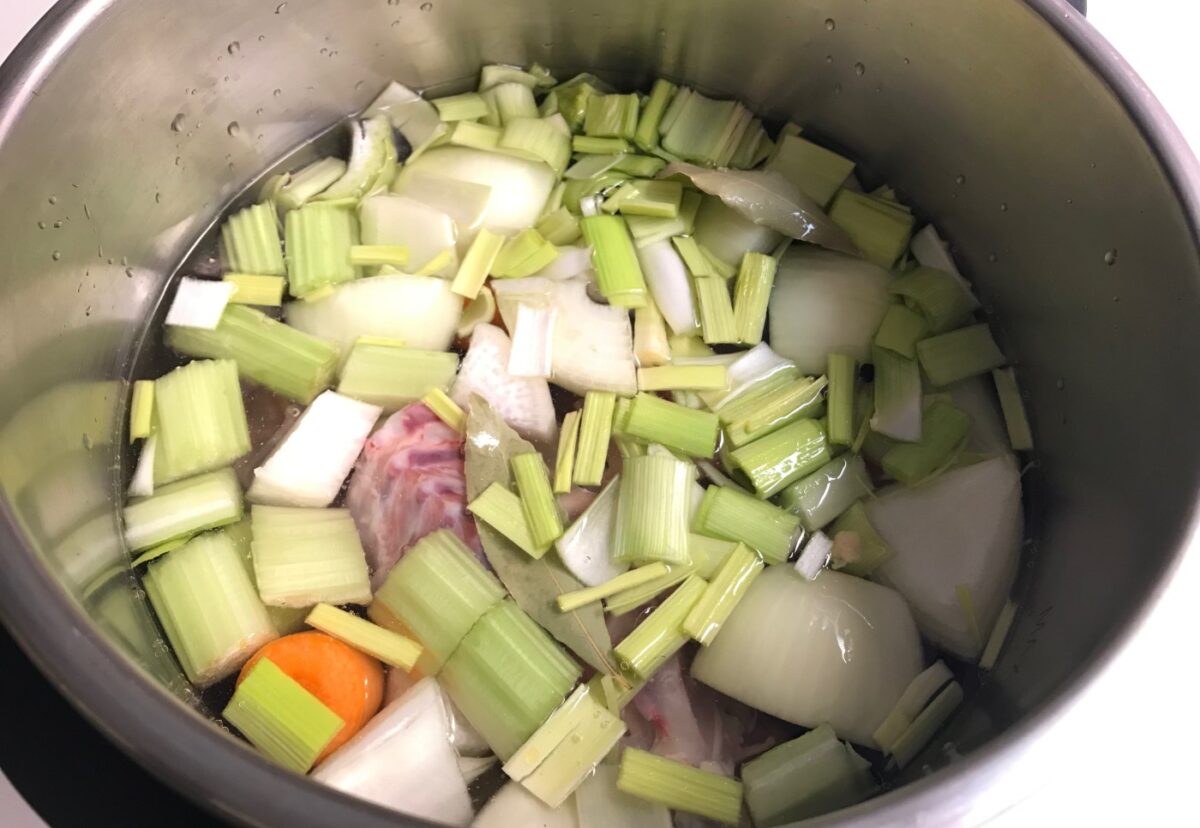 Caldo de pollo concentrado