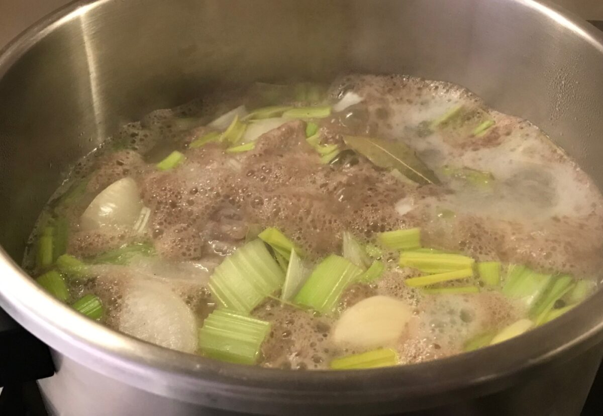 Caldo de pollo concentrado
