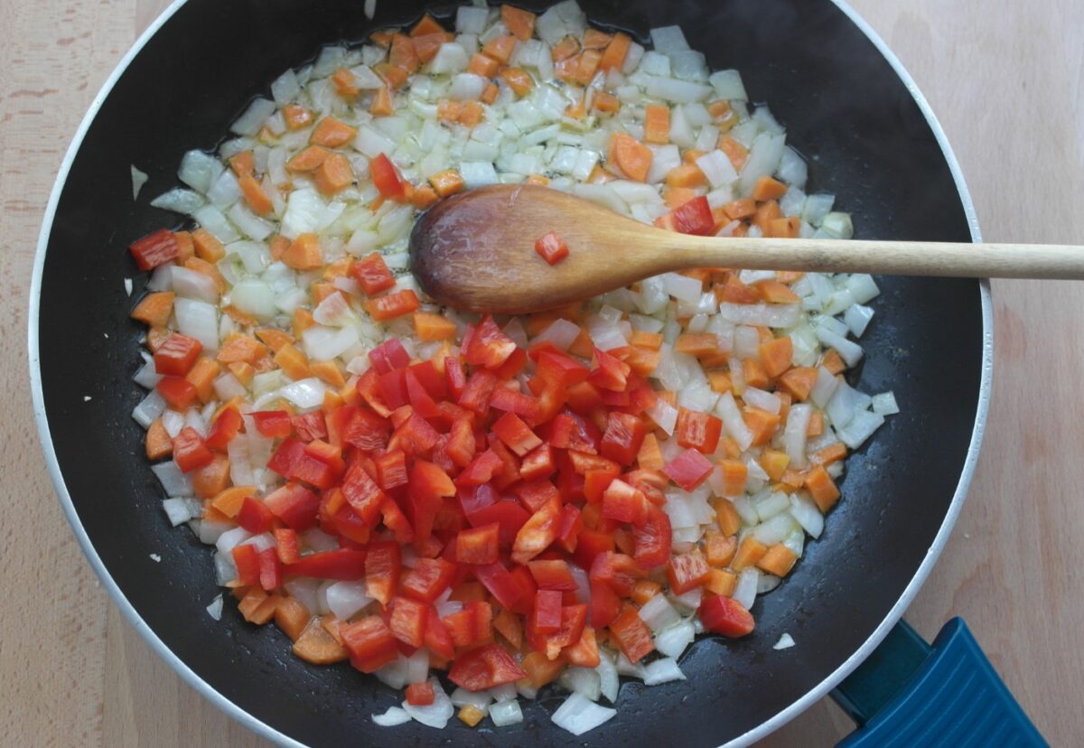 Tosta de lomo y verduritas con salsa barbacoa