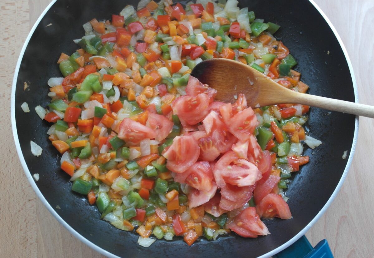 Tosta de lomo y verduritas con salsa barbacoa