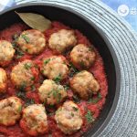 Albóndigas a la madrileña. Receta de albóndigas con salsa de tomate