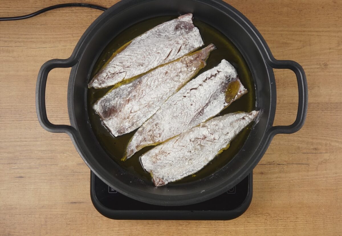Cómo hacer caballas en escabeche