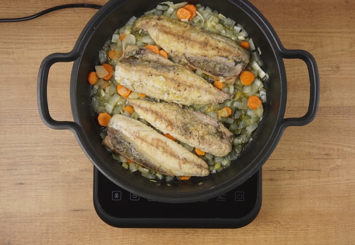 Cómo hacer caballas en escabeche