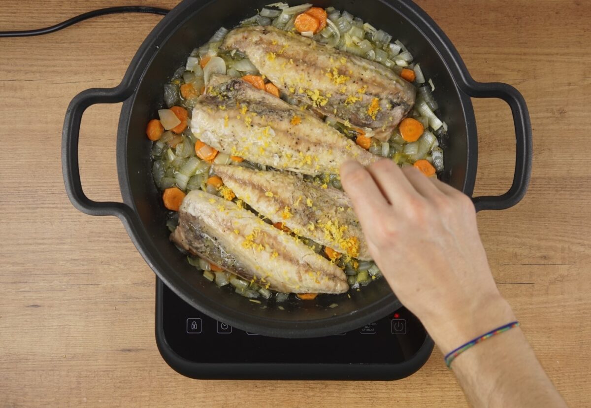 Cómo hacer caballas en escabeche