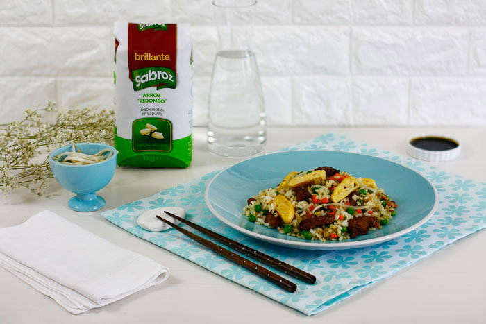 Cómo hacer arroz chino frito