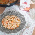 Arroz meloso con verduras en cazuela. Receta vegetariana fácil