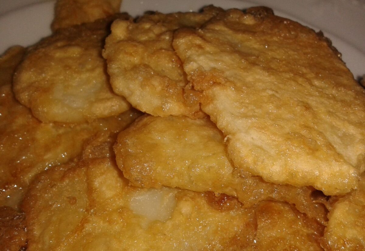 Patatas a la importancia con salsa de almendras