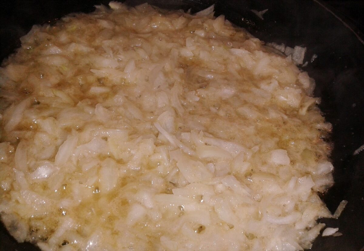 Patatas a la importancia con salsa de almendras