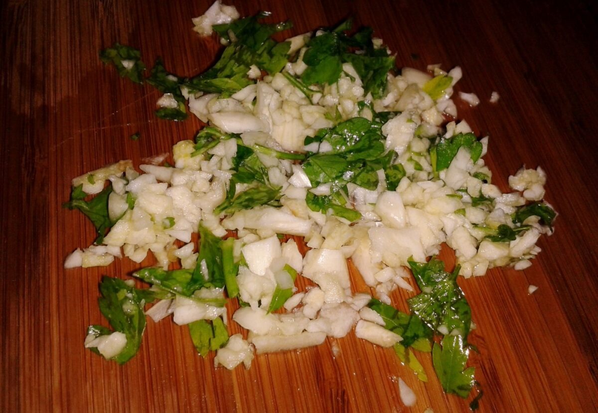 Patatas a la importancia con salsa de almendras