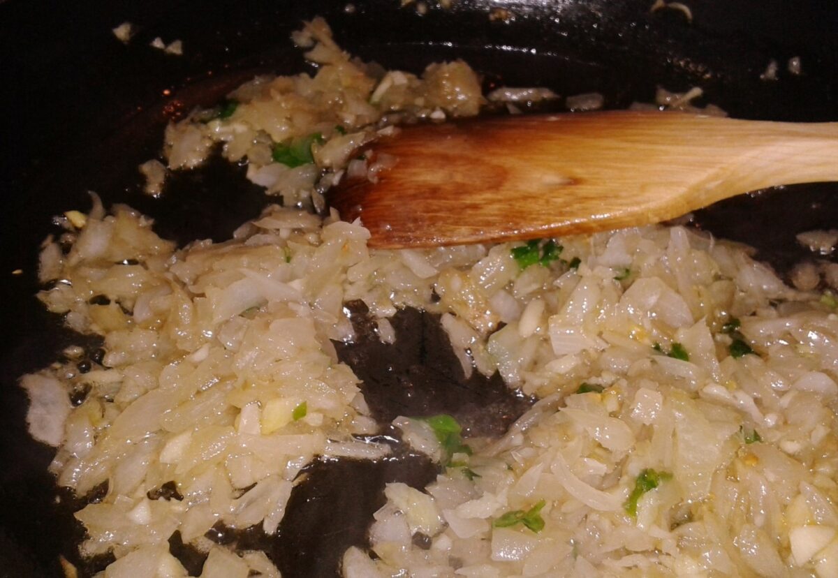 Patatas a la importancia con salsa de almendras