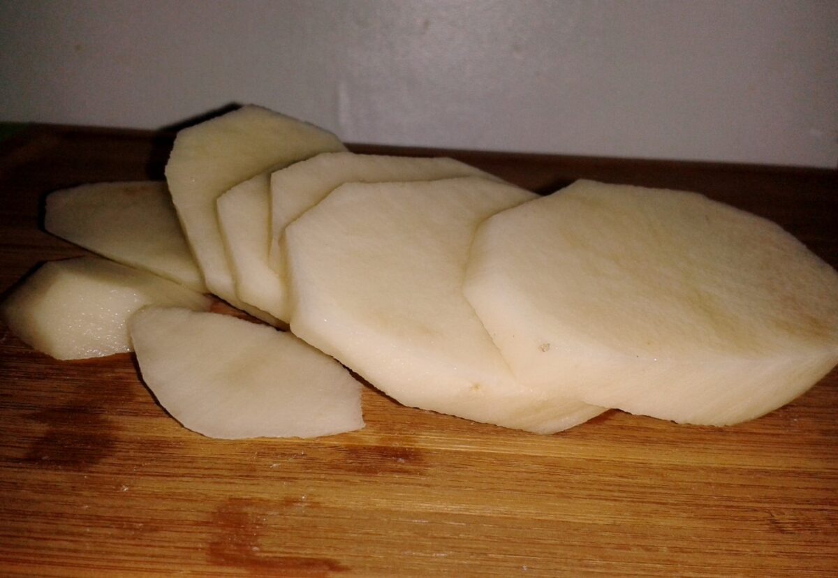 Patatas a la importancia con salsa de almendras
