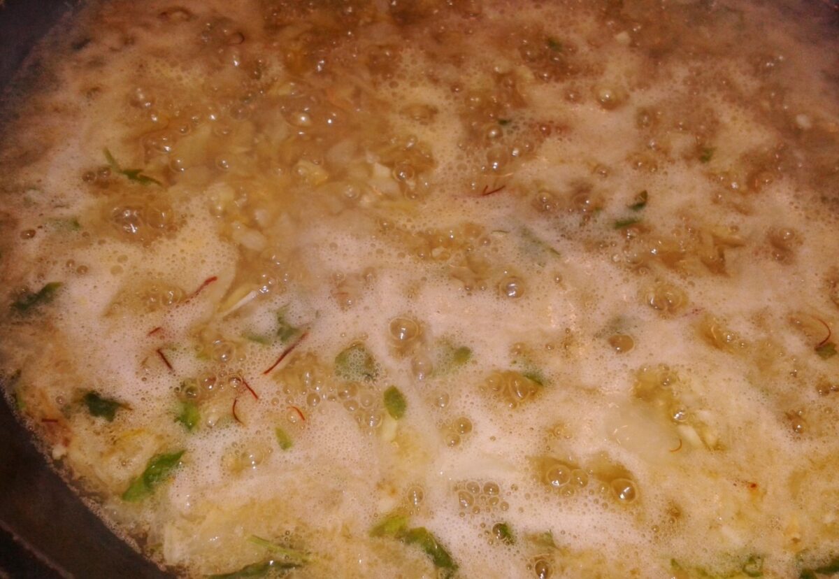 Patatas a la importancia con salsa de almendras