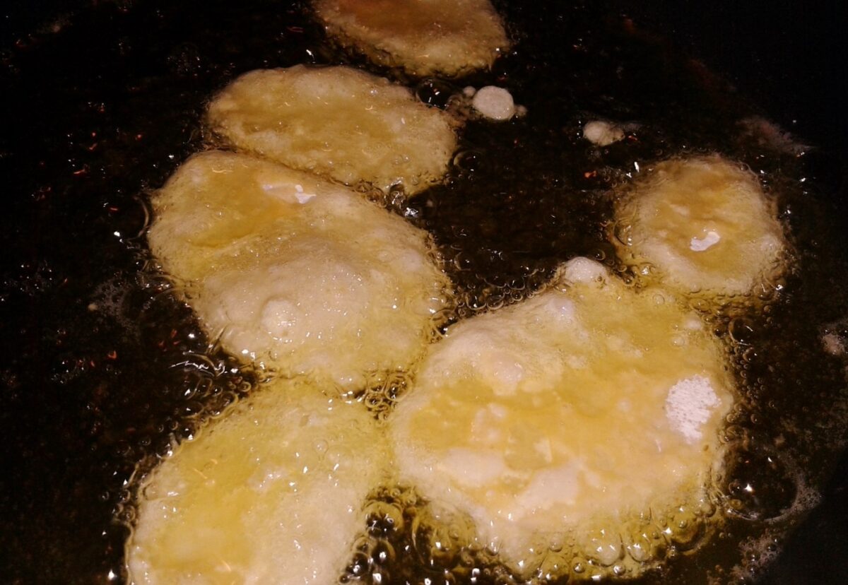 Patatas a la importancia con salsa de almendras