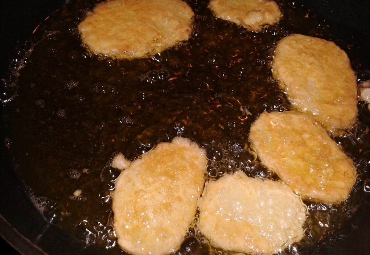 Patatas a la importancia con salsa de almendras