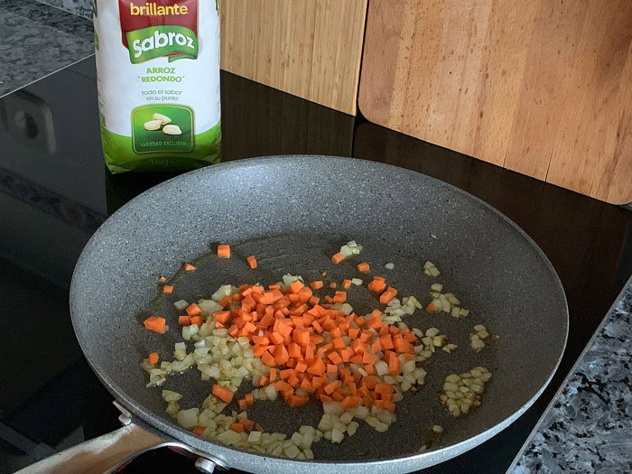 Cómo hacer arroz chino frito