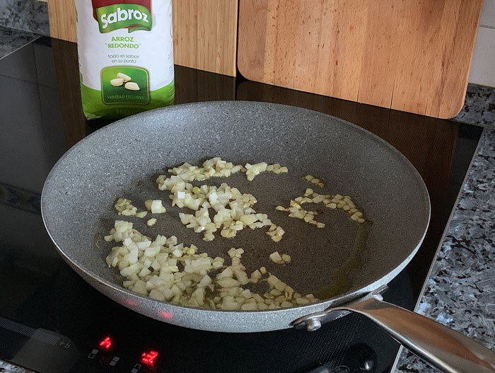 Cómo hacer arroz chino frito