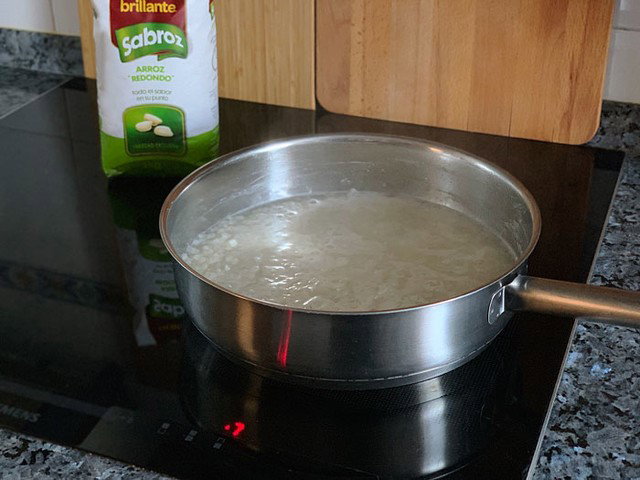 Cómo hacer arroz chino frito