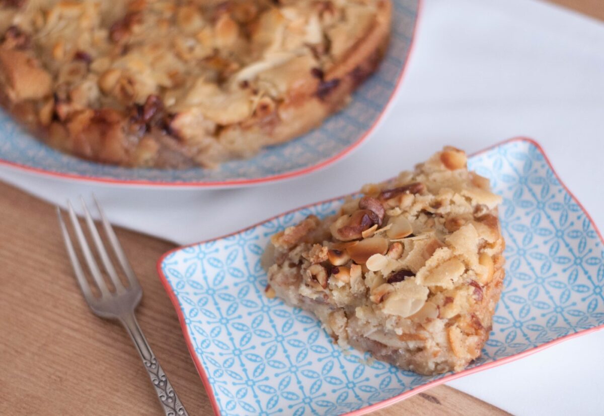 Tarta sueca de manzana y frutos secos