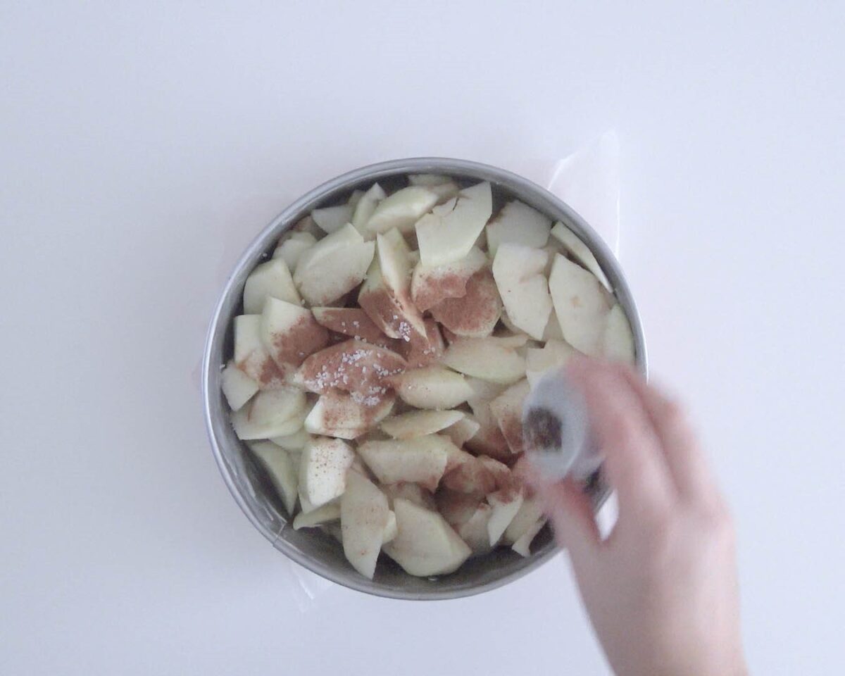 Tarta sueca de manzana y frutos secos
