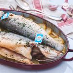 Lubina al horno con patatas. Receta fácil paso a paso