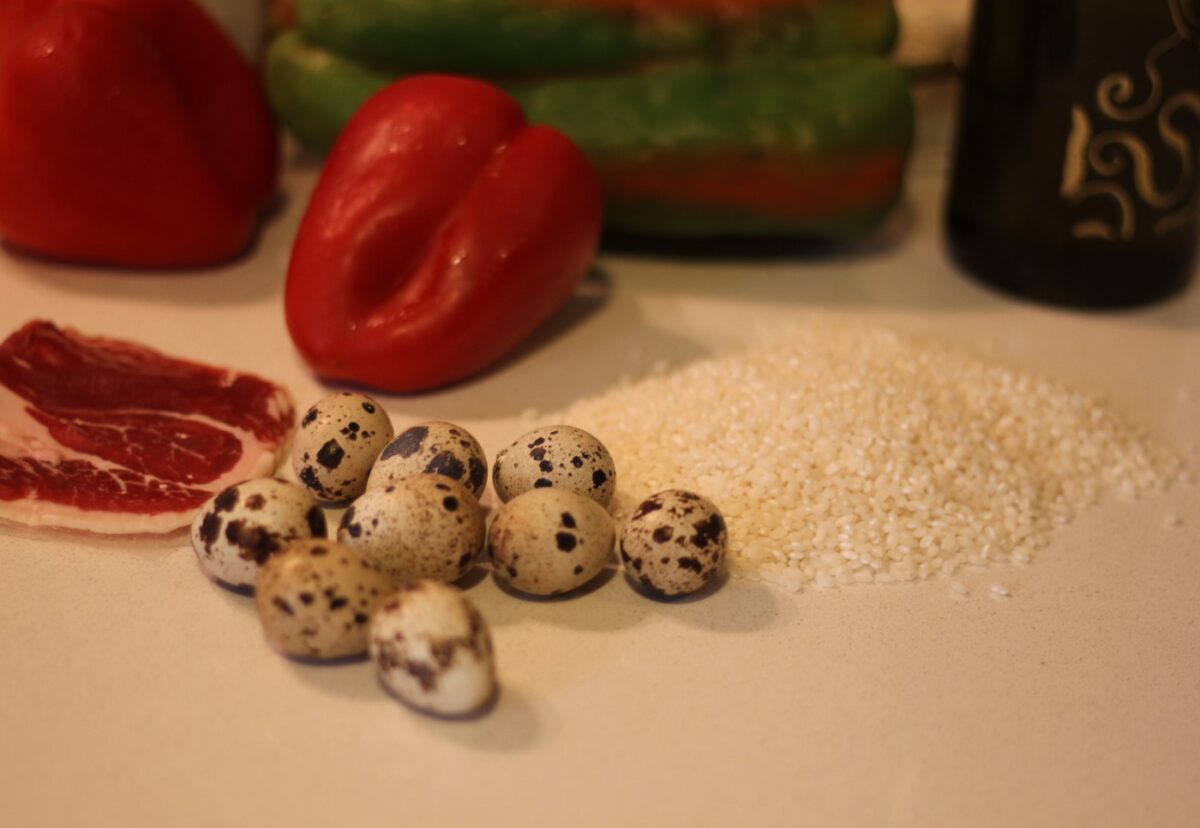 Arroz con huevos de codorniz