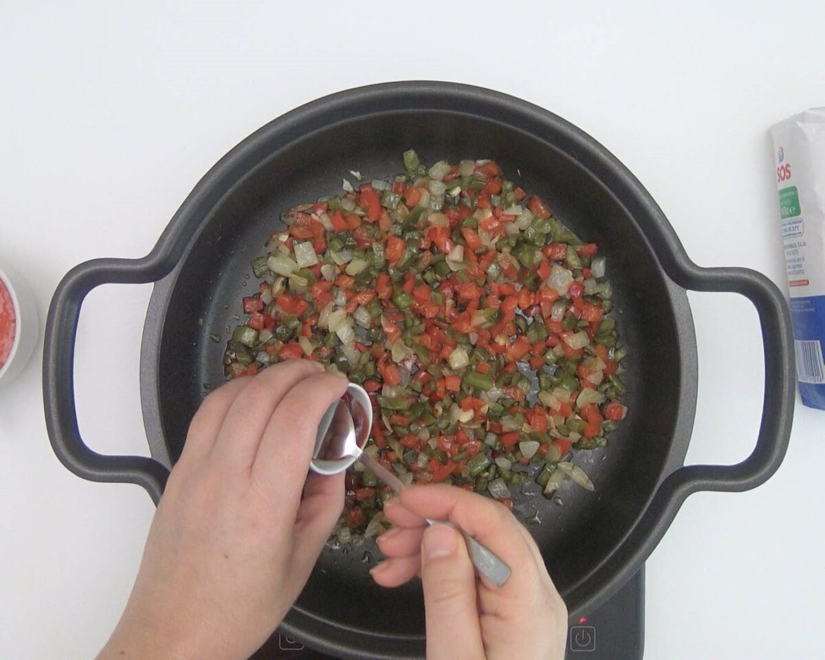 Arroz meloso con calamares en cazuela