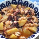 Guiso de pulpo y langostinos con patatas