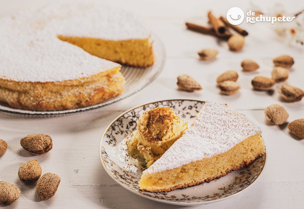 Gató de almendras o coca de almendras. dulce de mallorca