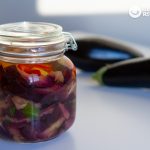Berenjenas en escabeche. Melanzane sotto&#;olio