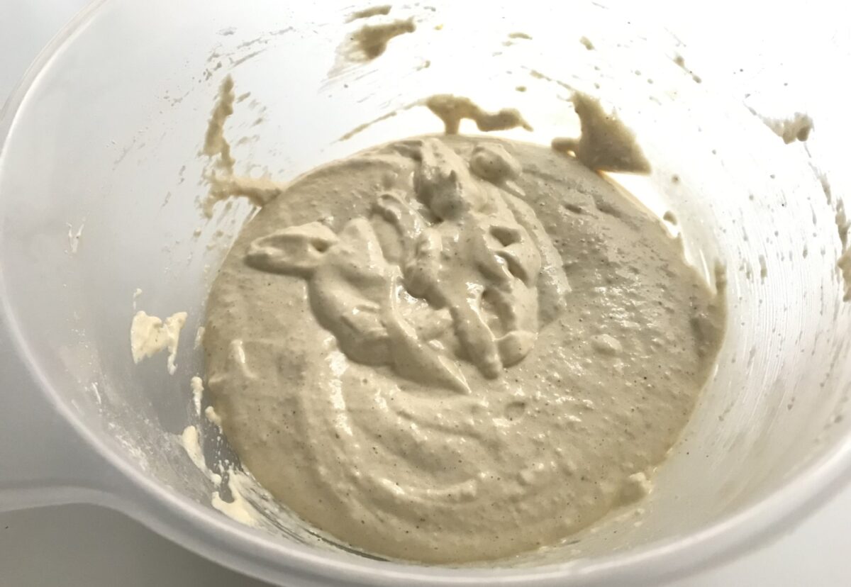 Coca de almendras o coca Cristina